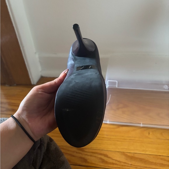 Elegant Plum High Heels - Picture 4 of 4